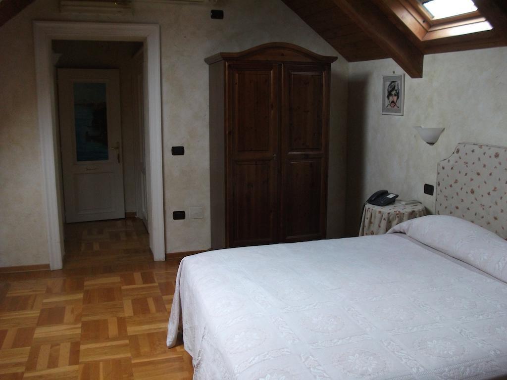 Villa Marcello Caserta Szoba fotó